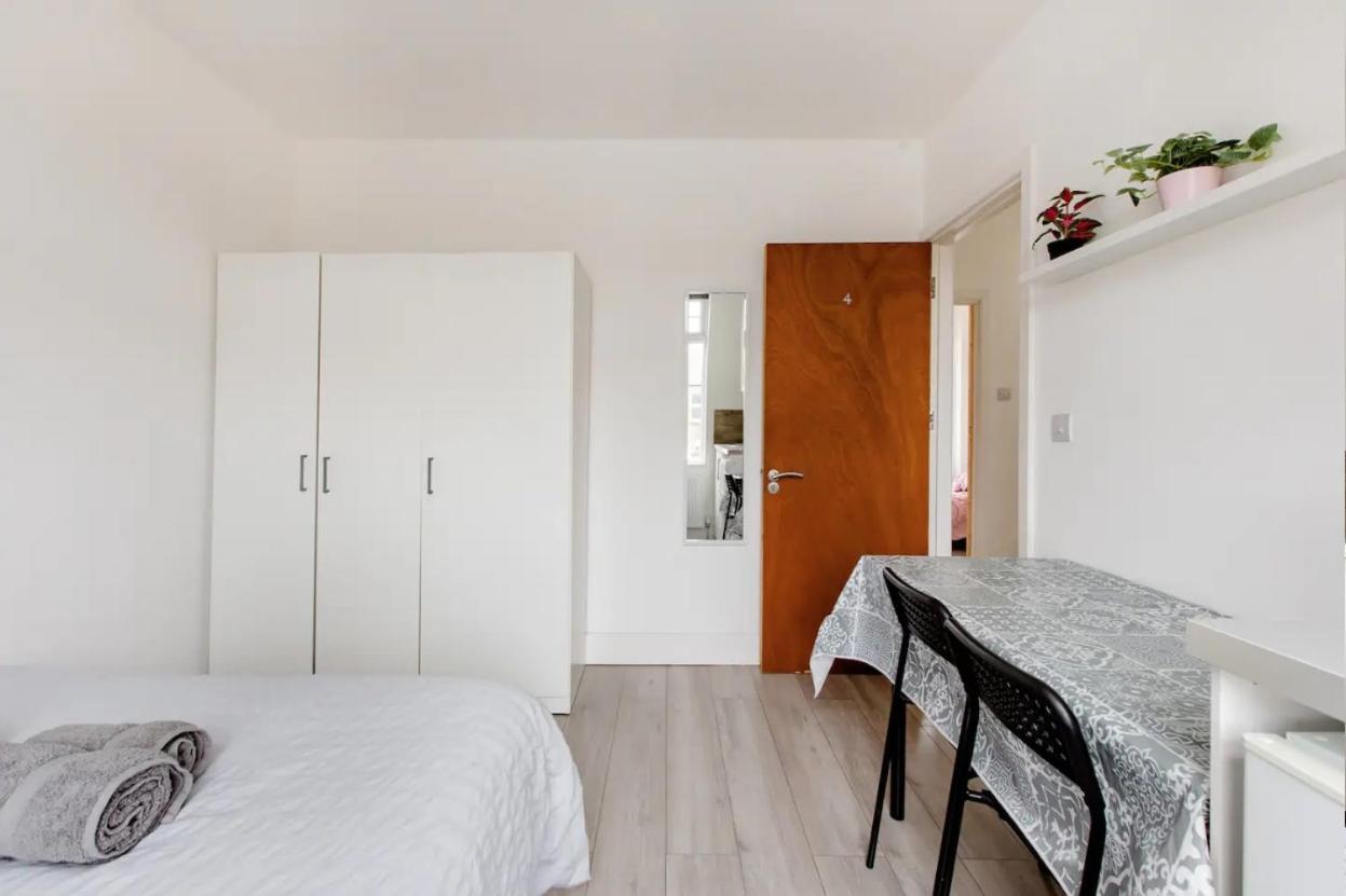 Double Room Edmonton Green, London N9 Ngoại thất bức ảnh