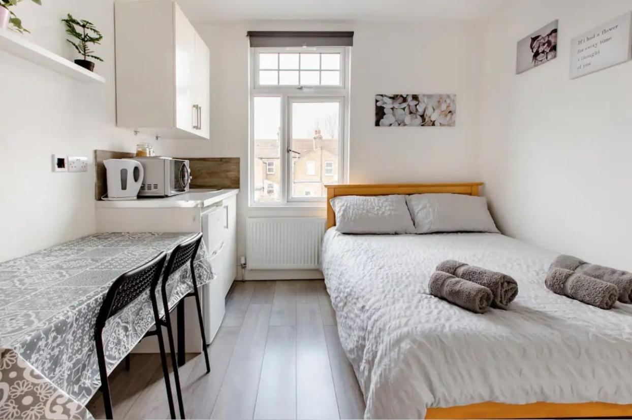 Double Room Edmonton Green, London N9 Ngoại thất bức ảnh